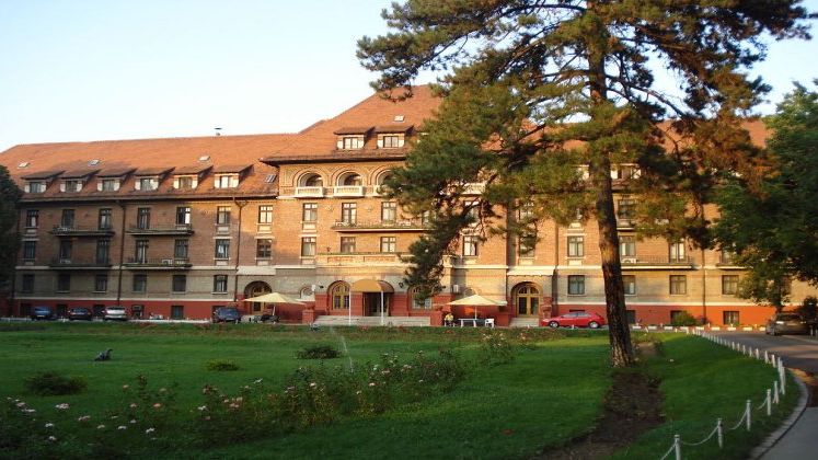 Hotelul Triumf, care a fost dorit si de DNA, trece in administrarea Ministerului Afacerilor Externe
