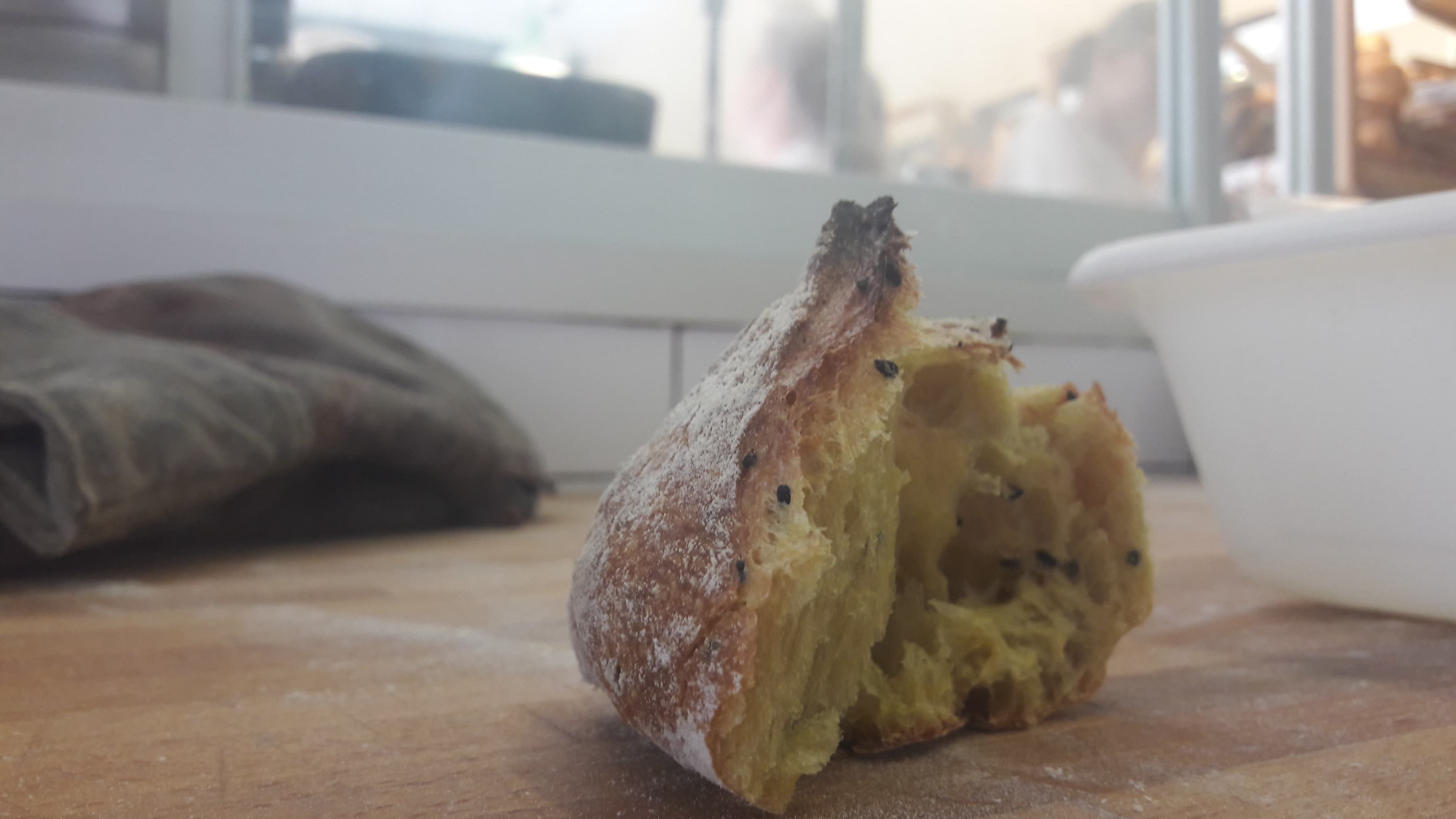 Painea noastra cea de toate zilele: de la aluatul albicios la crusta rumena si calda - reportaj din brutaria Pain Plaisir