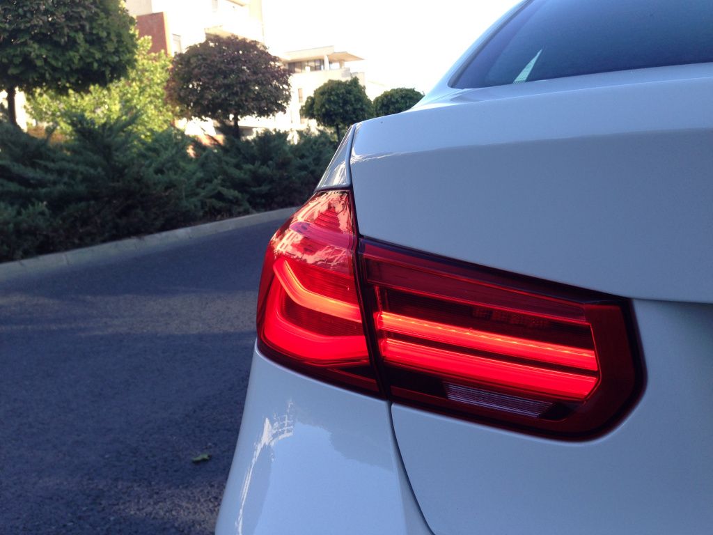 BMW 330e plug-in hybrid - Imagine 5