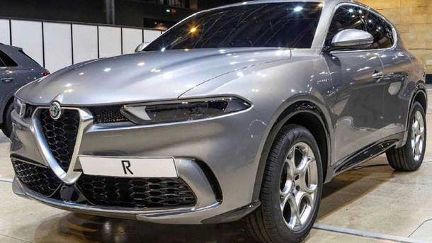 Primele fotografii cu viitorul Alfa Romeo Tonale au "scapat" pe internet: SUV-ul debuteaza in 2020 si va primi si versiune plug-in hybrid