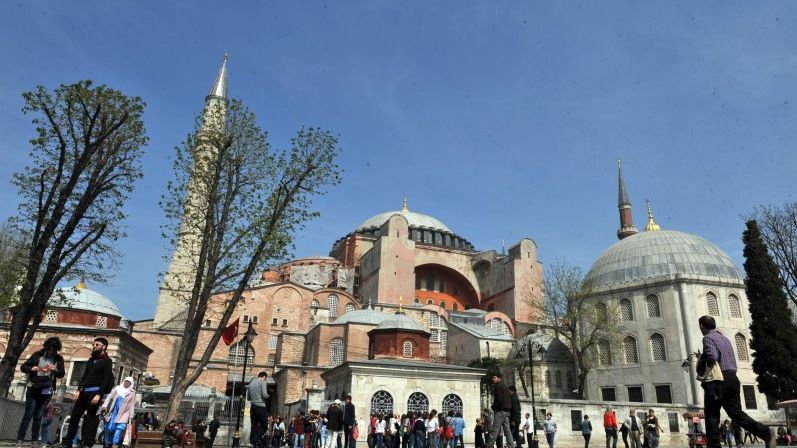 Fosta catedrală creştină Sfânta Sofia din Istanbul devine moschee