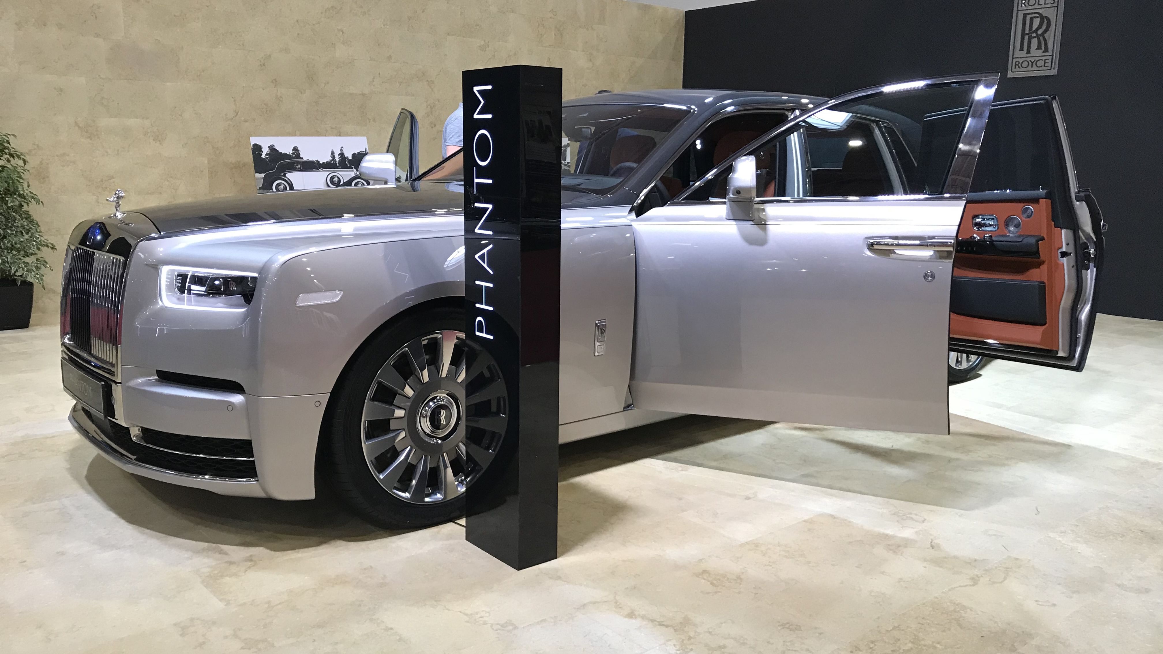 Salonul International Auto Bucuresti (SIAB 2018) a demarat cu doar 20 de marci, cateva premiere nationale si concepte