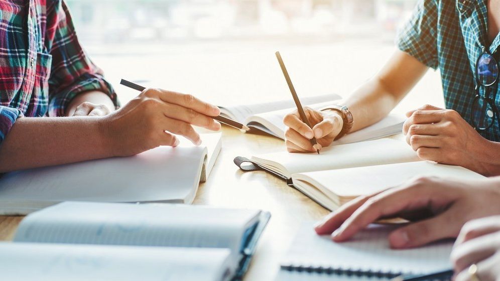 Candidata la Medicina, eliminata din examen dupa un apel RO-ALERT