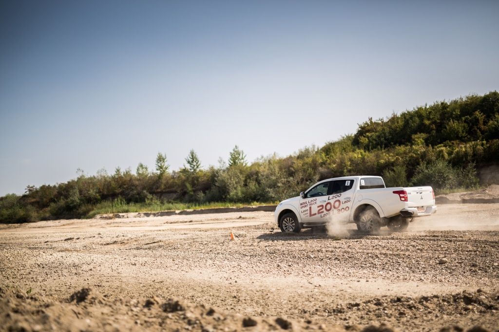 Mitsubishi L200 - Imagine 6