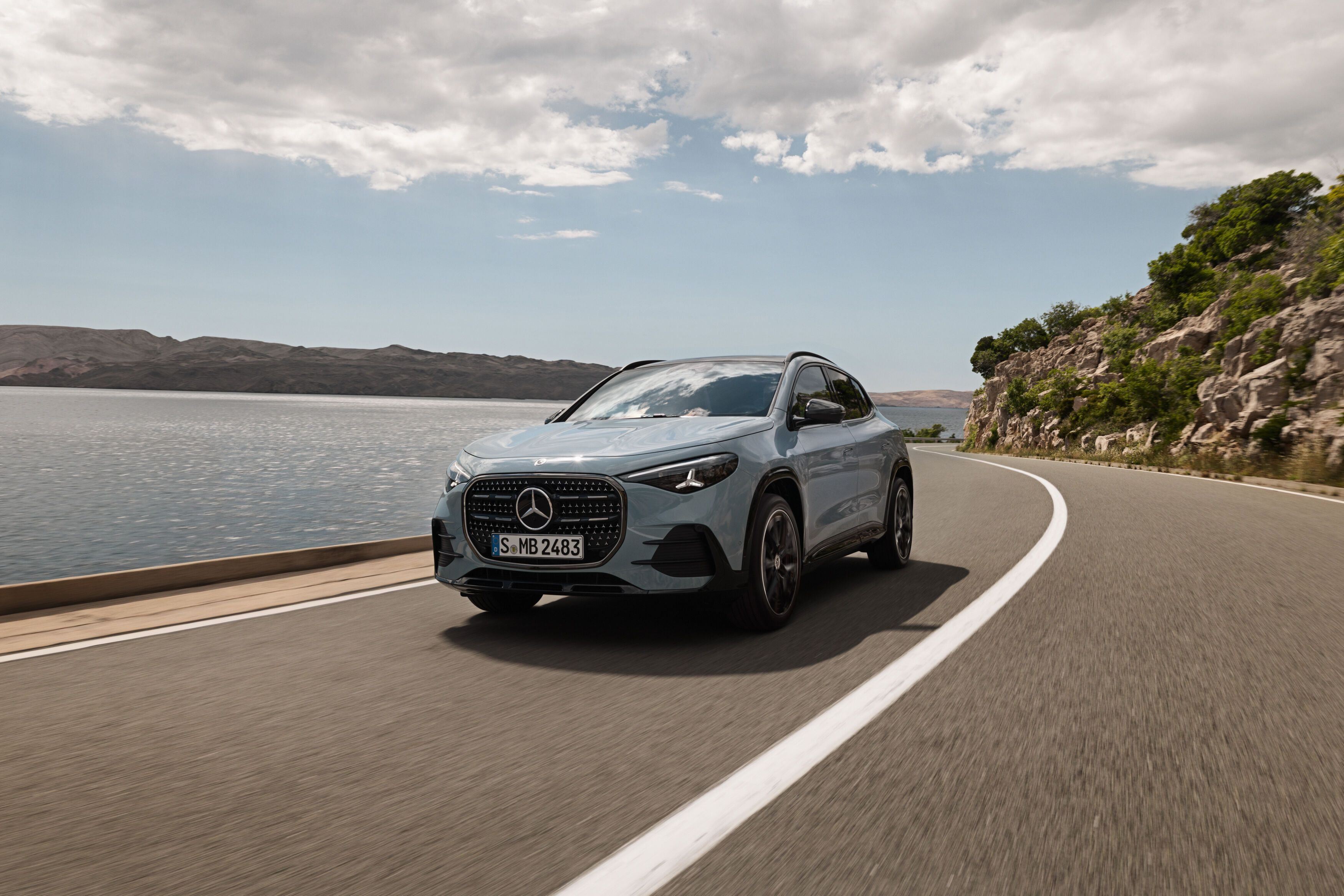 FOTO | Mercedes-Benz dezvăluie noul GLA electric. Autonomia maximă depășește 650 de kilometri - Poza 14
