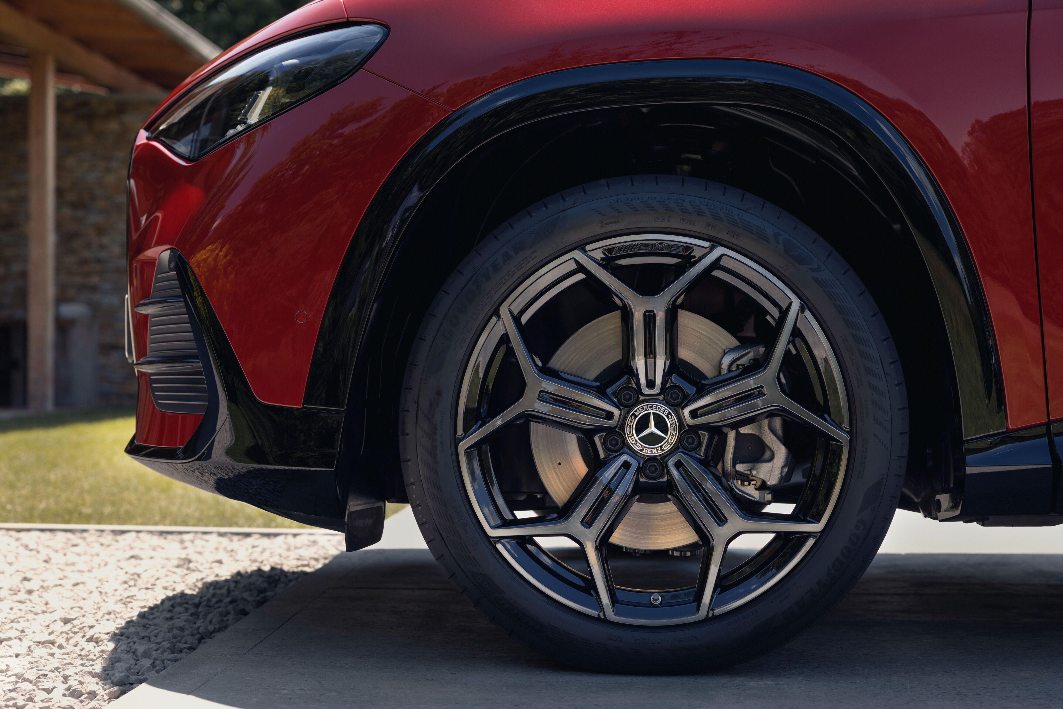 FOTO | Mercedes-Benz dezvăluie noul GLA electric. Autonomia maximă depășește 650 de kilometri - Poza 12