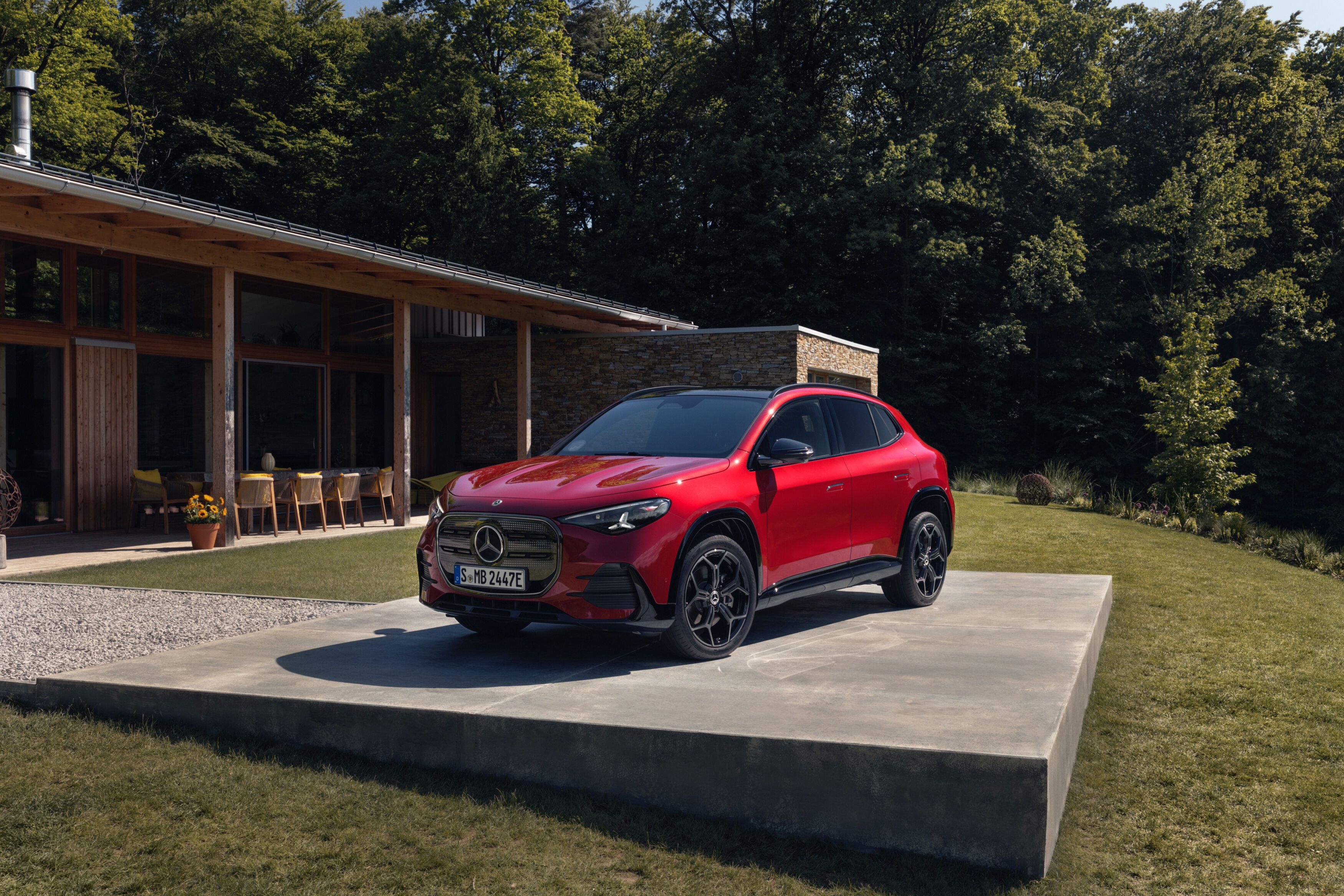 FOTO | Mercedes-Benz dezvăluie noul GLA electric. Autonomia maximă depășește 650 de kilometri - Poza 7