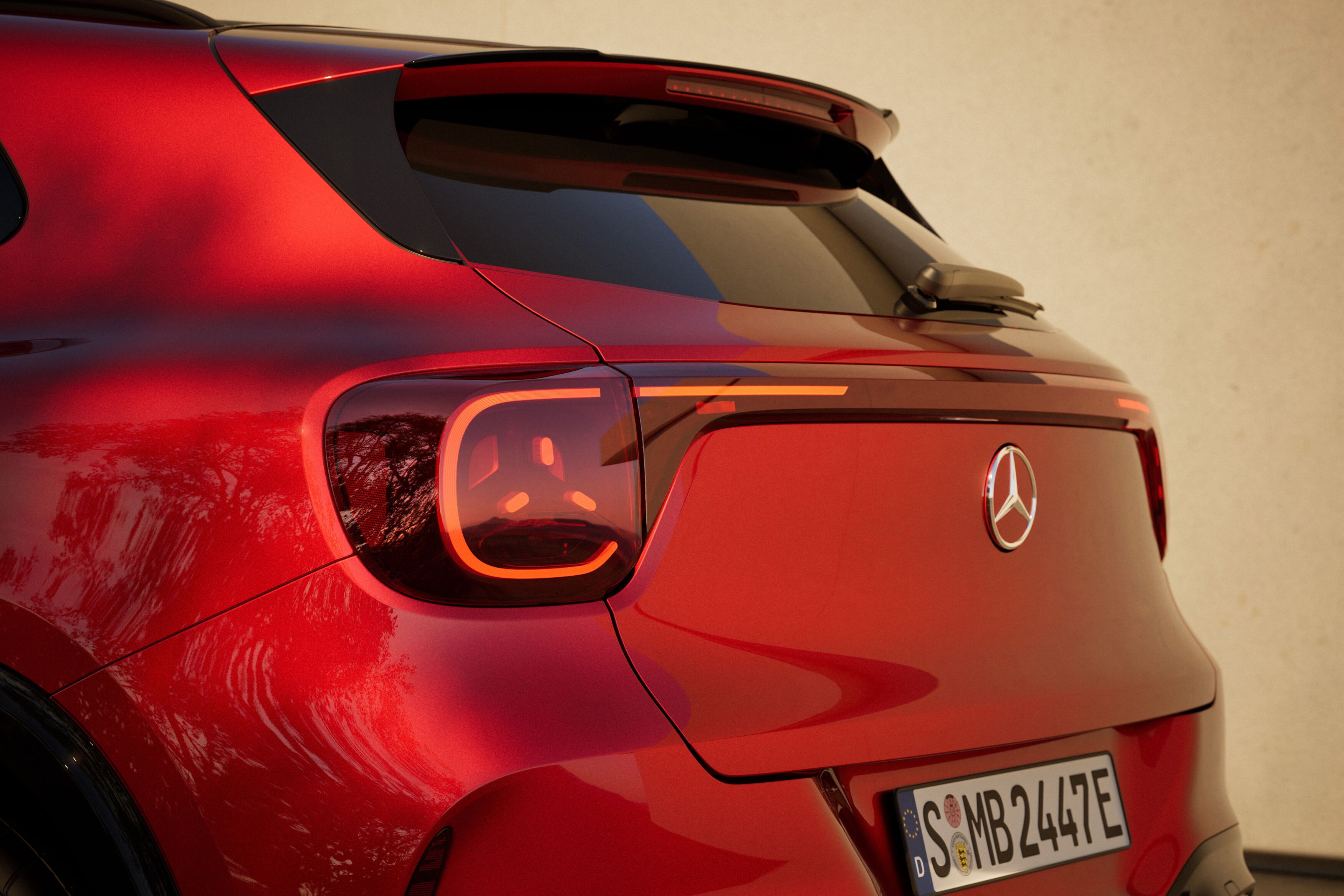 FOTO | Mercedes-Benz dezvăluie noul GLA electric. Autonomia maximă depășește 650 de kilometri - Poza 6