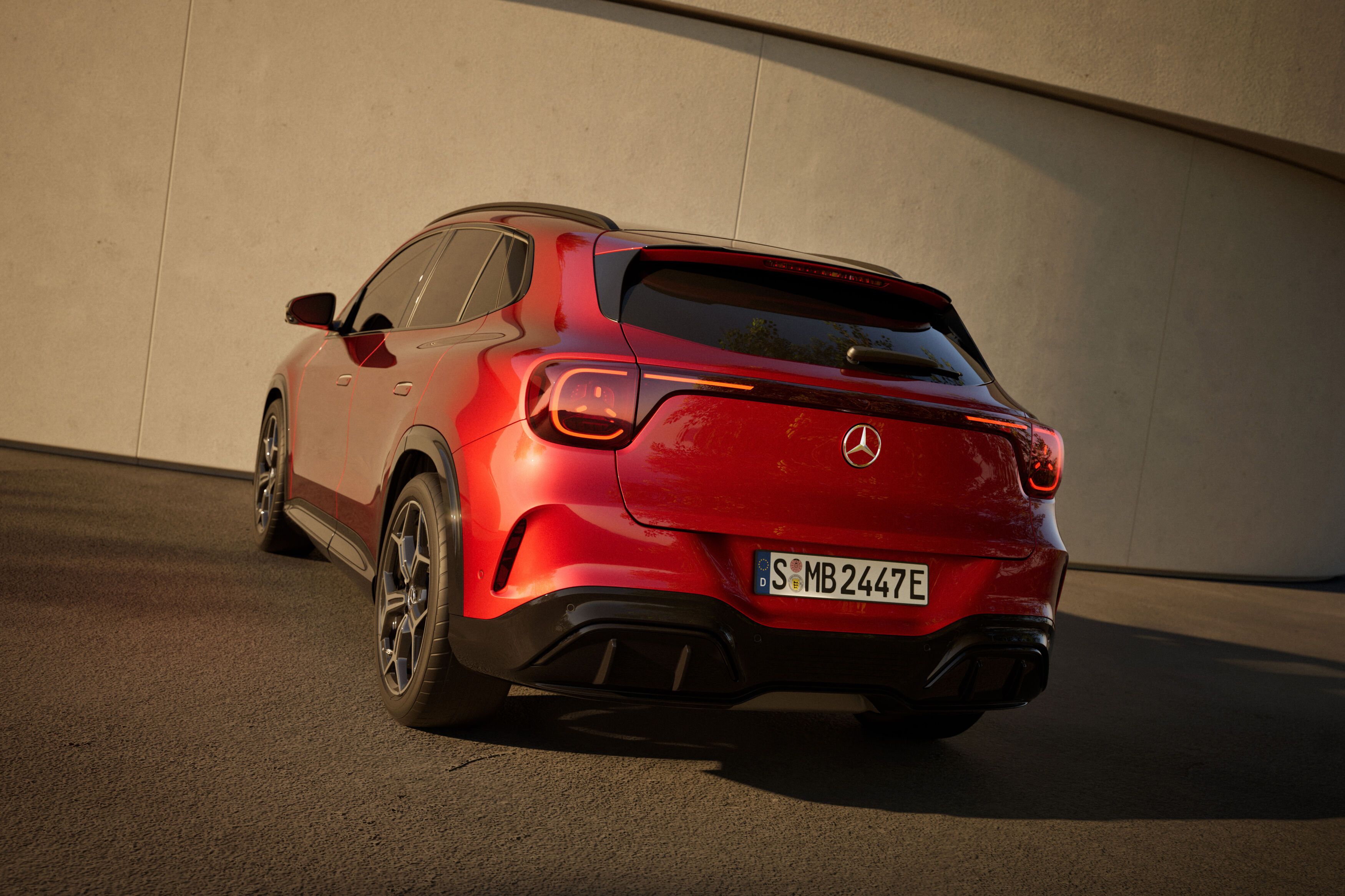 FOTO | Mercedes-Benz dezvăluie noul GLA electric. Autonomia maximă depășește 650 de kilometri - Poza 2