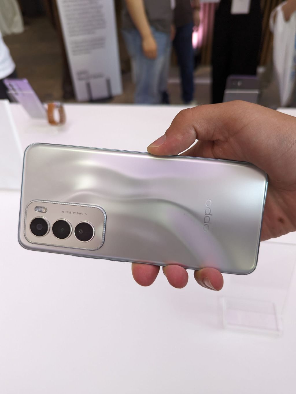 OPPO lansează Reno 12: prima sa serie de telefoane AI pe care le aduce în Europa - Imagine 12