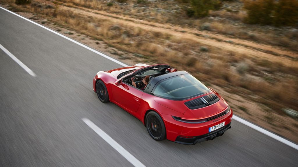 GALERIE FOTO | Porsche a prezentat primul 911 cu motor cu tehnologie hibridă - Imagine 4