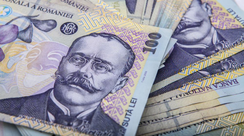 Fitch menține România în categoria recomandată investițiilor, dar perspectiva rămâne negativă