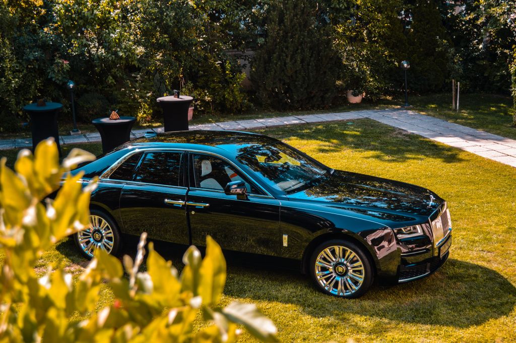 GALERIE FOTO | Rolls-Royce deschide un showroom în București - Imagine 2