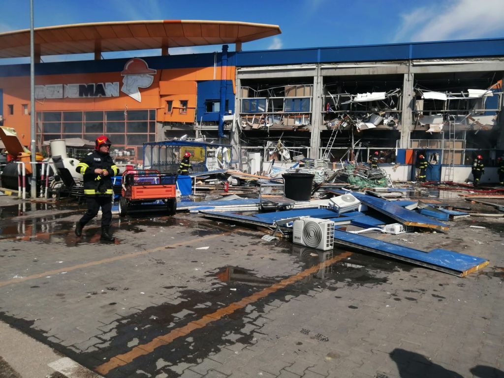 Incendiu Dedeman Botoșani - Imagine 3