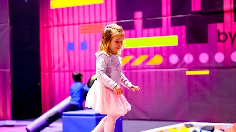 Escaladă, tobogane, obstacole și realitate virtuală: Colosseum Mall inaugurează un nou centru de divertisment înainte de Sărbători