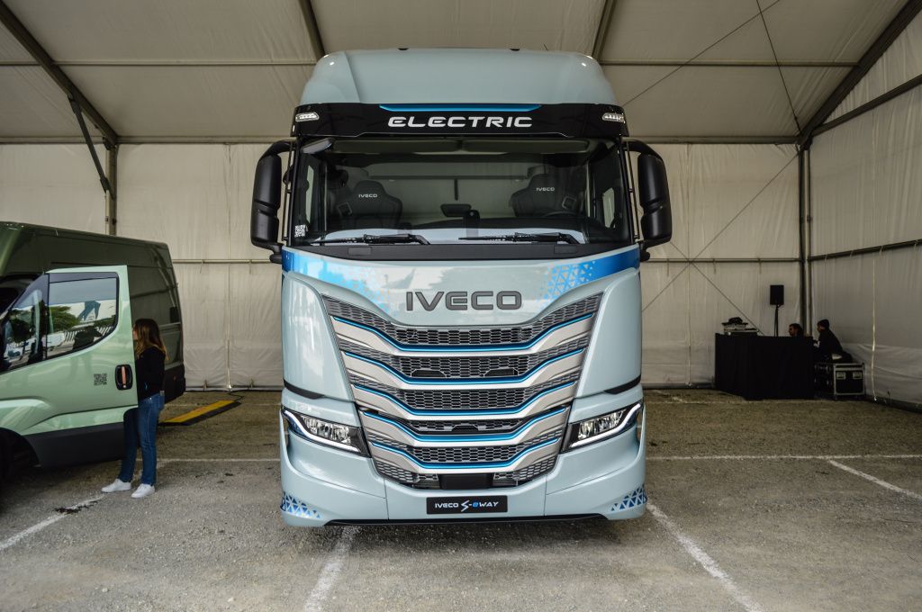 GALERIE FOTO | Iveco prezintă camionul 100% electric S-eWay - Imagine 23