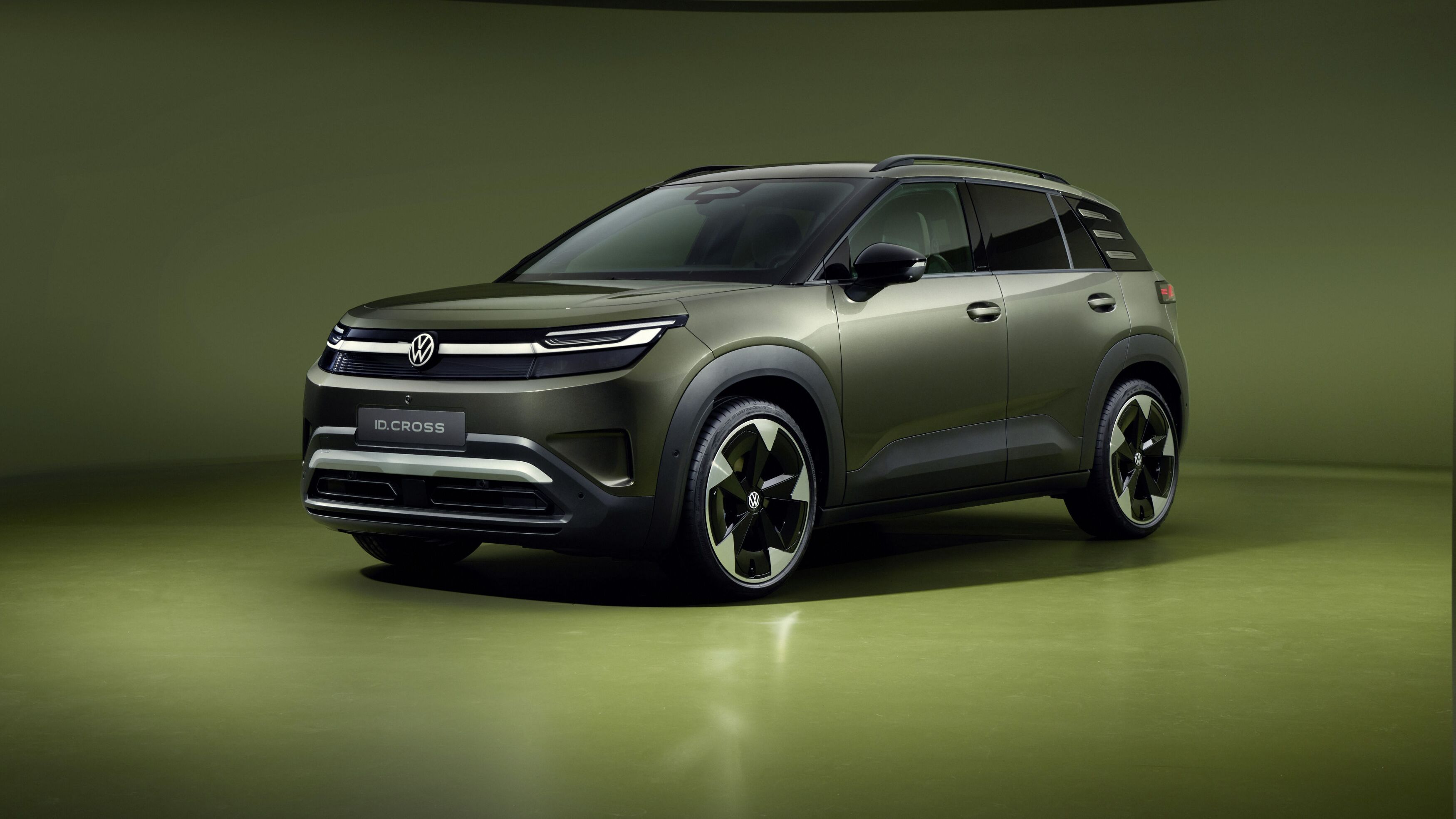 FOTO: Volkswagen lansează ID.Cross, un nou rival electric pentru Ford Puma Gen-E