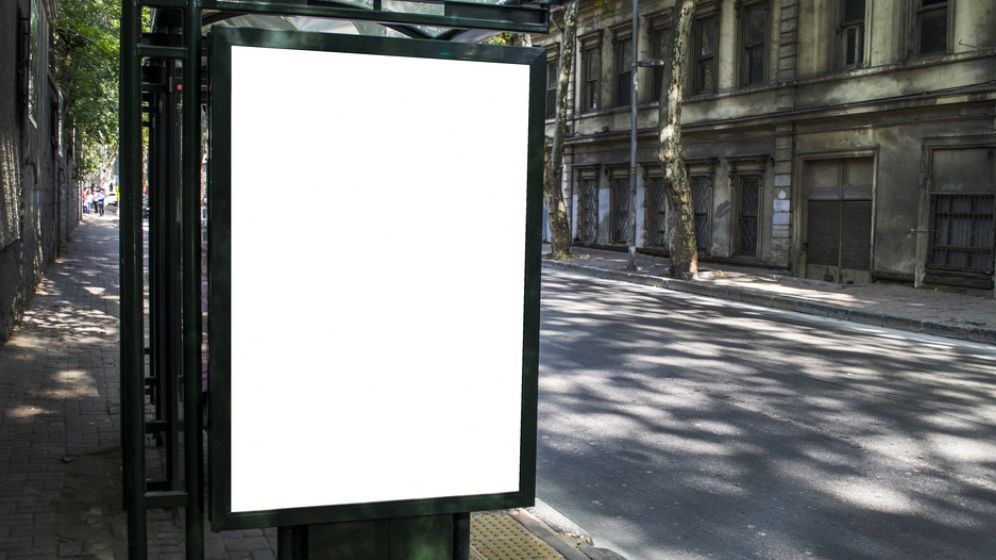 Campanie inedita pe 100 de panouri publicitare: "Mi-e rusine cu premierul meu"