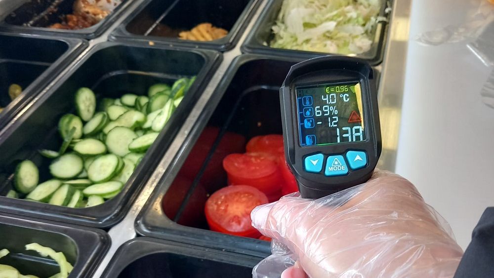 GALERIE FOTO: Continuă controalele în forță de la ANPC. Benzinăriile și restaurantele Subway, în vizorul lui Piedone