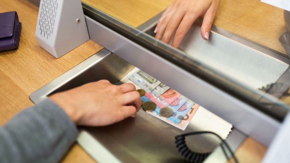 Cursul BNR trece de 4,92 lei/euro. Un nou record