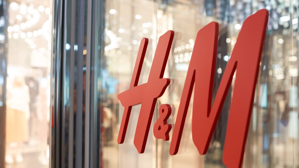 H&M, liderul pietei de fashion in Romania, a vandut haine de peste 1 miliard de lei