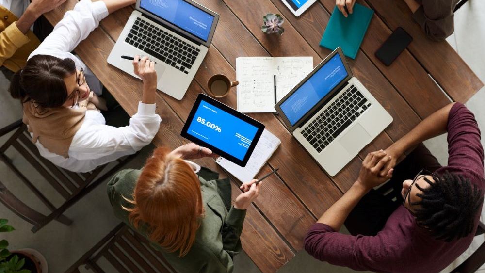 Cum muți eficient activitățile firmei în regim remote
