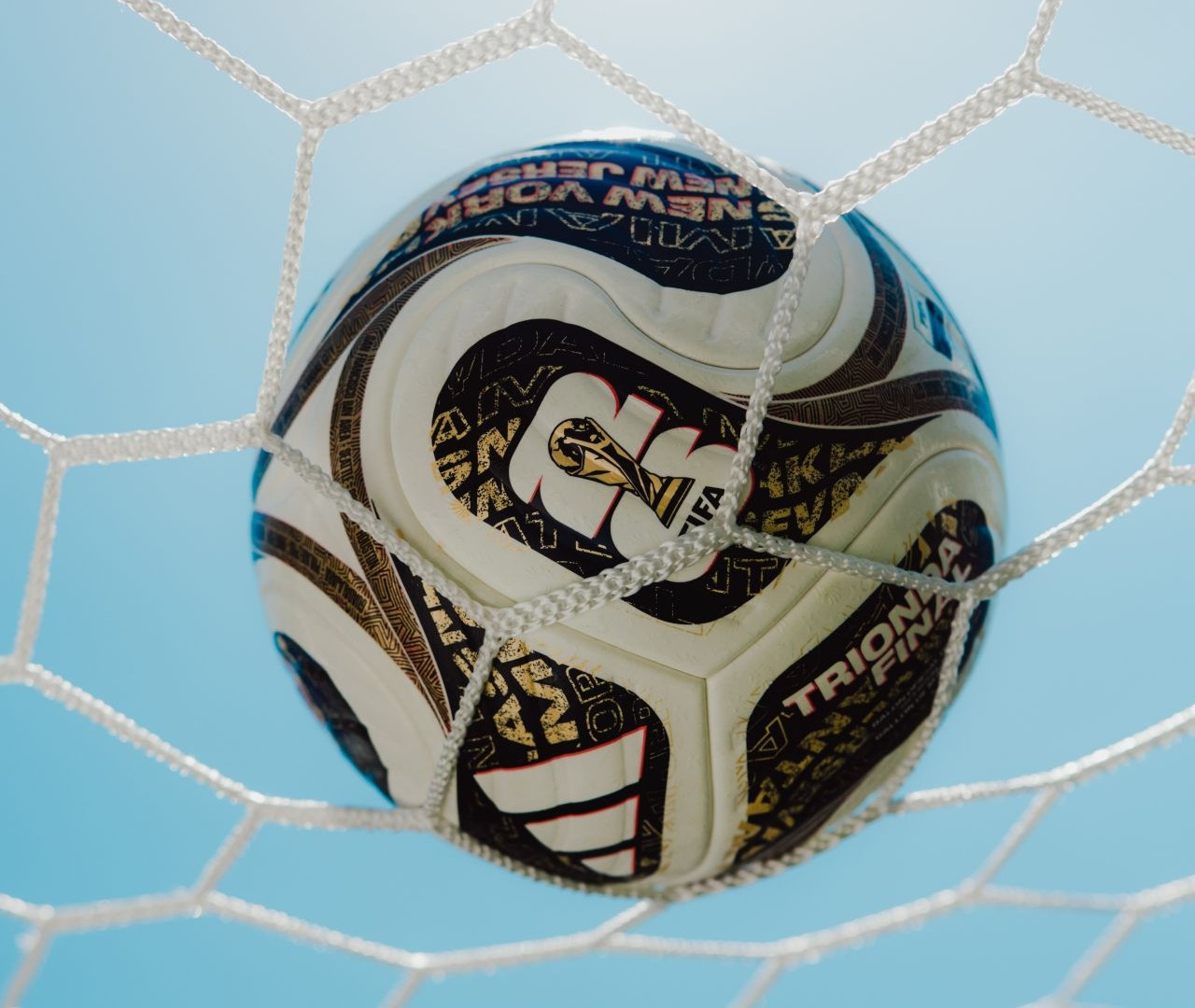 Adidas, marele câștigător al Cupei Mondiale: de patru ori mai multe tricouri vândute