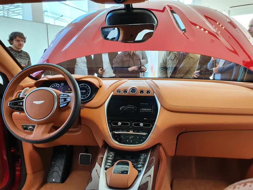 Aston Martin DBX - Imagine 8