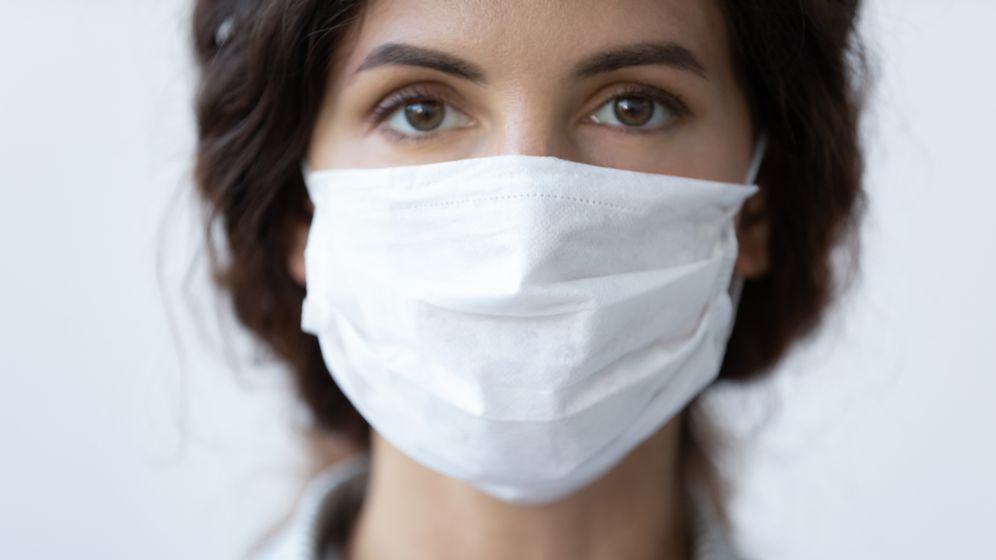 Cursuri online la mai multe clase dintr-o școală din Sălaj, după ce o profesoară a fost confirmată cu coronavirus