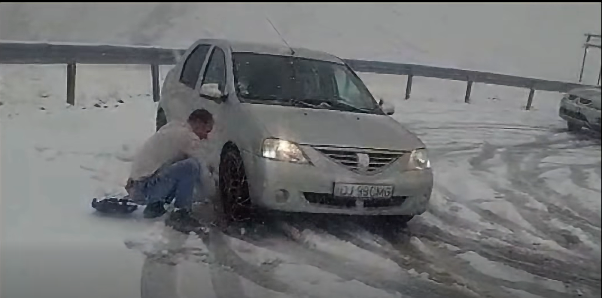 Adio, plimbări pe Transalpina! Circulația se închide, iar drumarii avertizează că nu vor mai verifica traseul