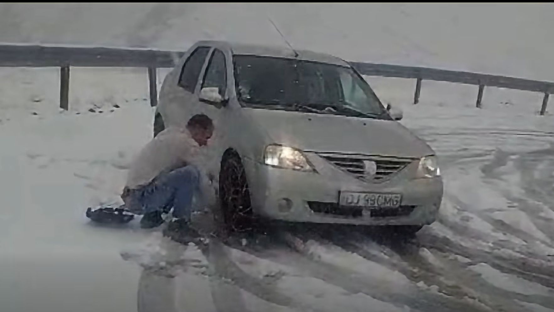 Adio, plimbări pe Transalpina! Circulația se închide, iar drumarii avertizează că nu vor mai verifica traseul