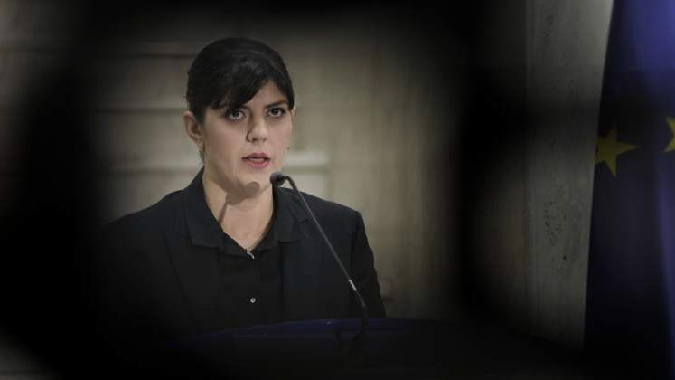 Presedintele Klaus Iohannis a respins cererea de revocare a sefei DNA/ Toader sesizeaza CCR