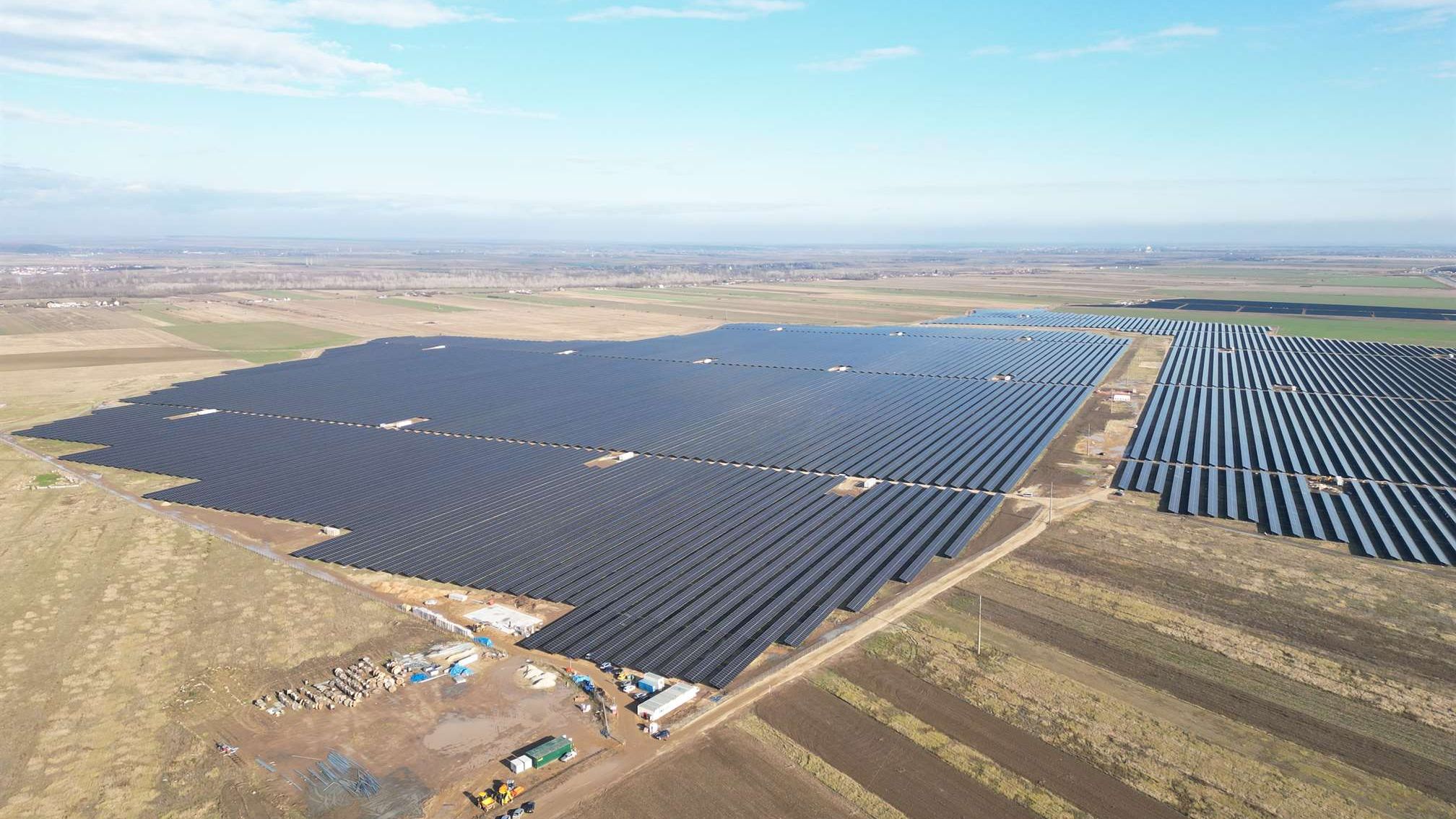 Cel mai mare parc solar din sud-estul Europei, inaugurat la Rătești, Argeș. Poate alimenta 100.000 de locuințe