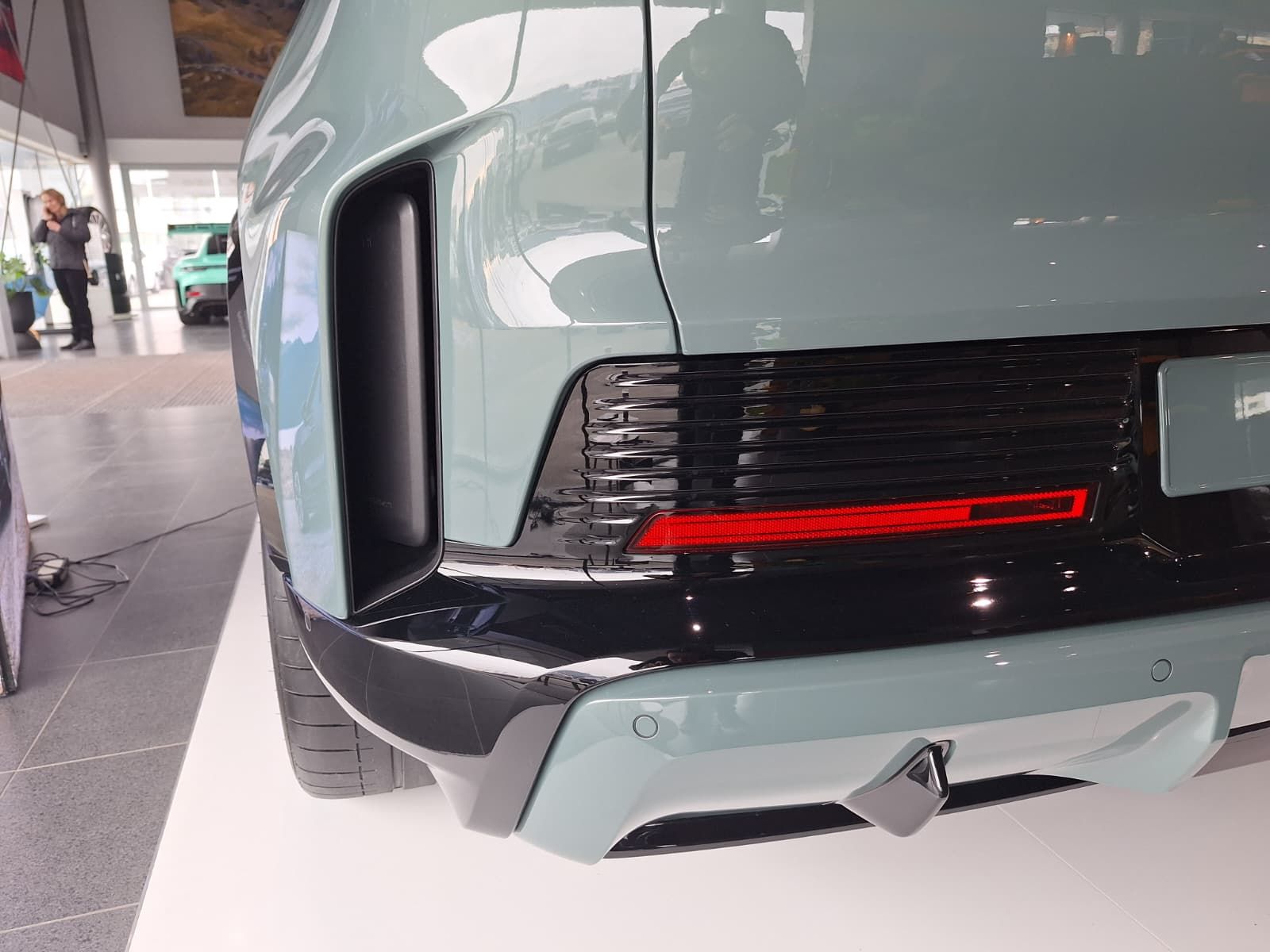 FOTO | Noul Porsche Cayenne Turbo Electric a ajuns la București. Ce secrete ascunde cel mai puternic Porsche din istorie - Poza 14