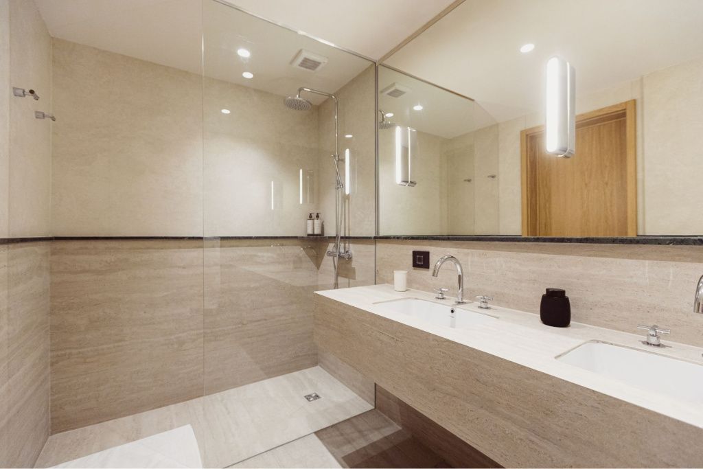 GALERIE FOTO | Francezii de la Catinvest au deschis un hotel în Craiova. Cât costă o cameră - Imagine 3