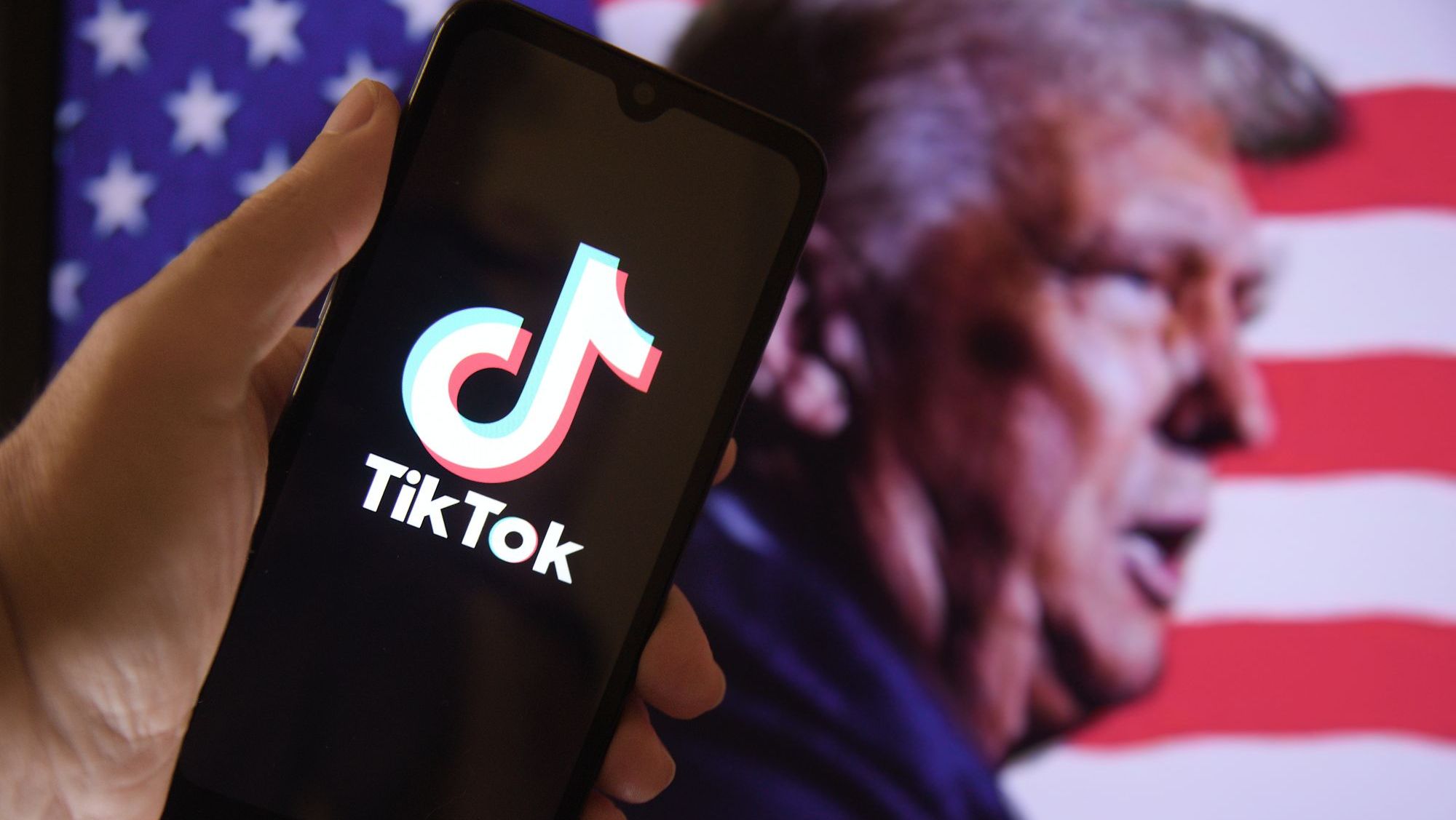 Trump confirmă negocierile avansate cu China privind preluarea TikTok: S-ar putea semna săptămâna asta