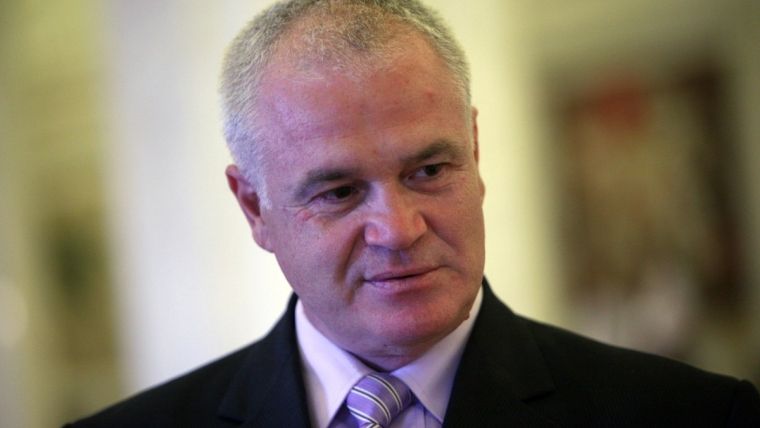 Eugen Nicolicea CALCA IN PICIOARE regulamentele: Romania, stat autoritar?