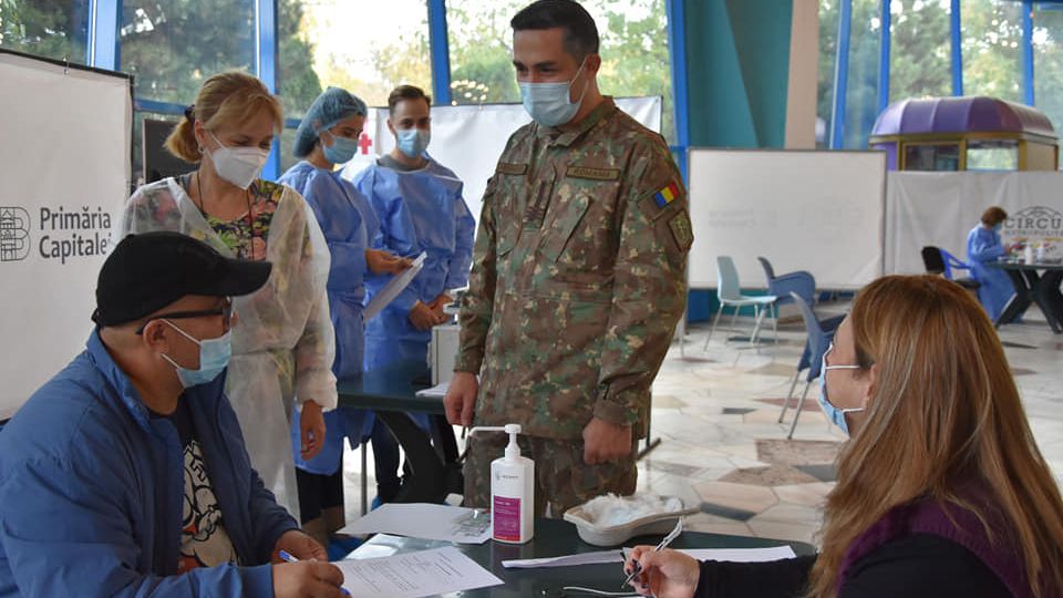 Maraton de vaccinare în șase spitale militare din țară. Care este programul de imunizare
