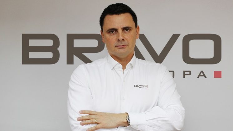 Povestea antreprenorului roman care a cucerit Vestul cu tigla metalica