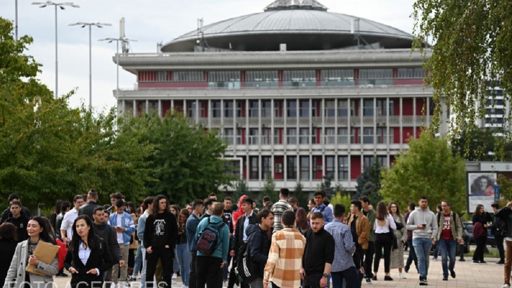 Un profesor de la Universitatea Politehnica din Bucureşti a fost prins în flagrant în timp ce primea mită