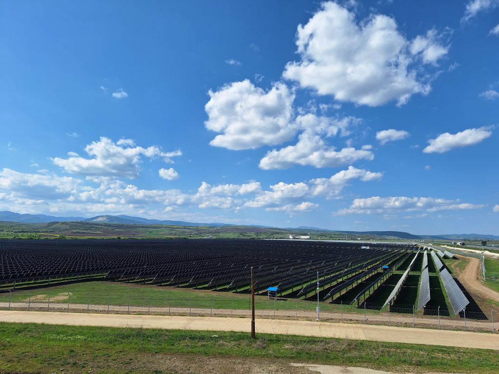 [FOTO] Cum arată cel mai mare parc fotovoltaic din România construit cu fonduri din PNRR - Imagine 16