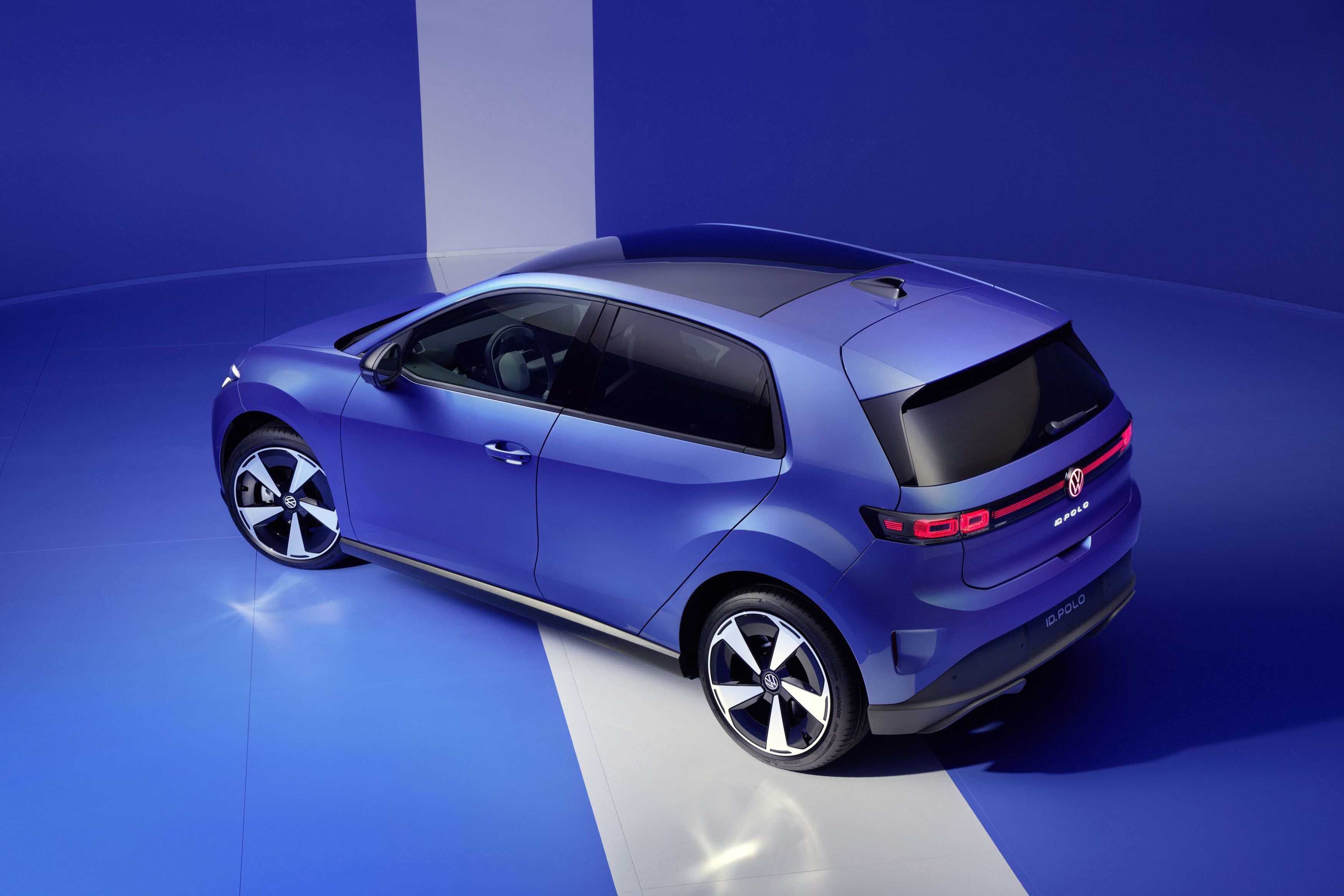 FOTO | Volkswagen intră în „arena” mașinilor electrice ieftine cu ID.Polo. Cât va costa modelul și când va ajunge în România - Poza 6