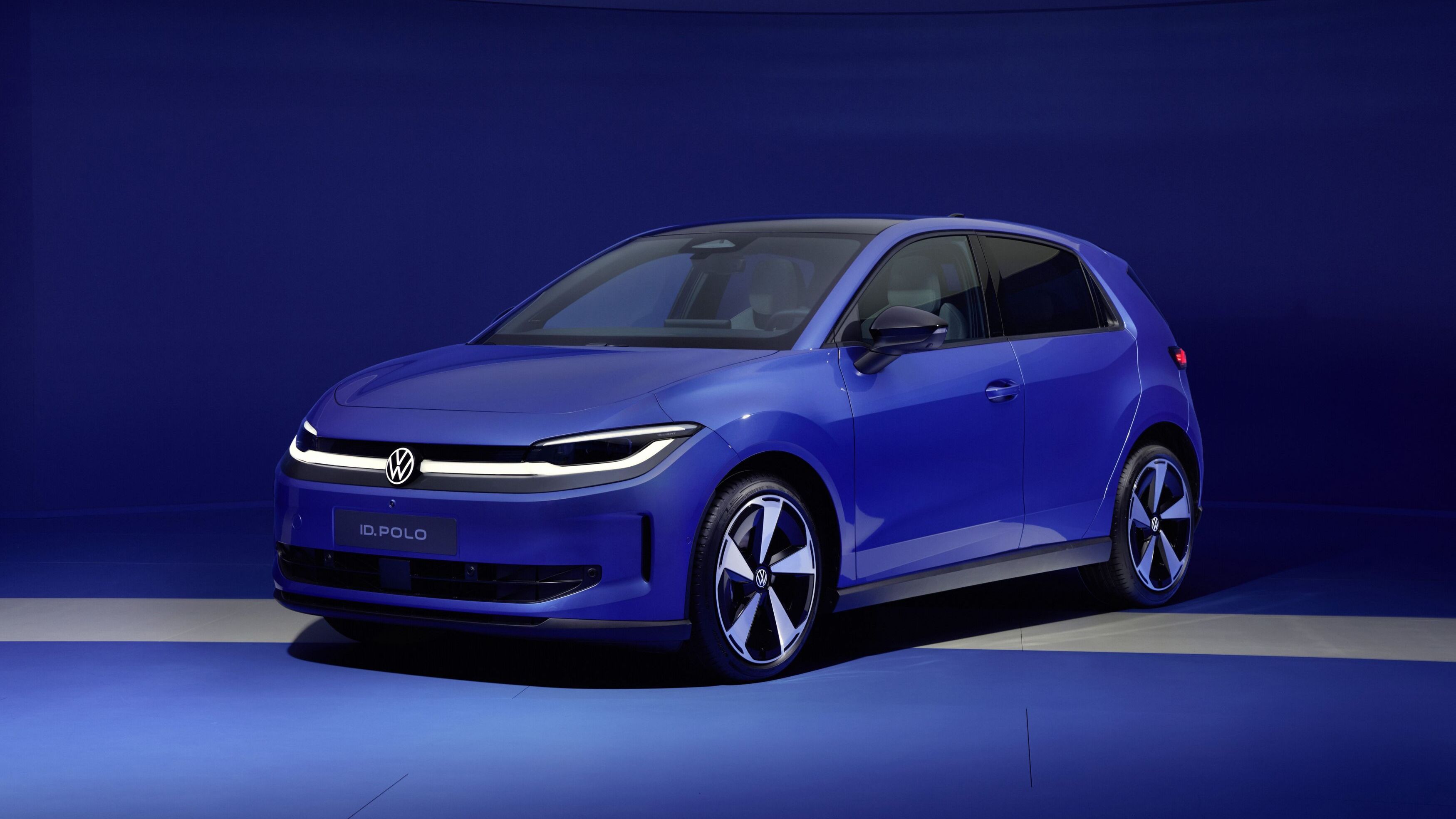 FOTO | Volkswagen intră în „arena” mașinilor electrice ieftine cu ID.Polo. Cât va costa modelul și când va ajunge în România