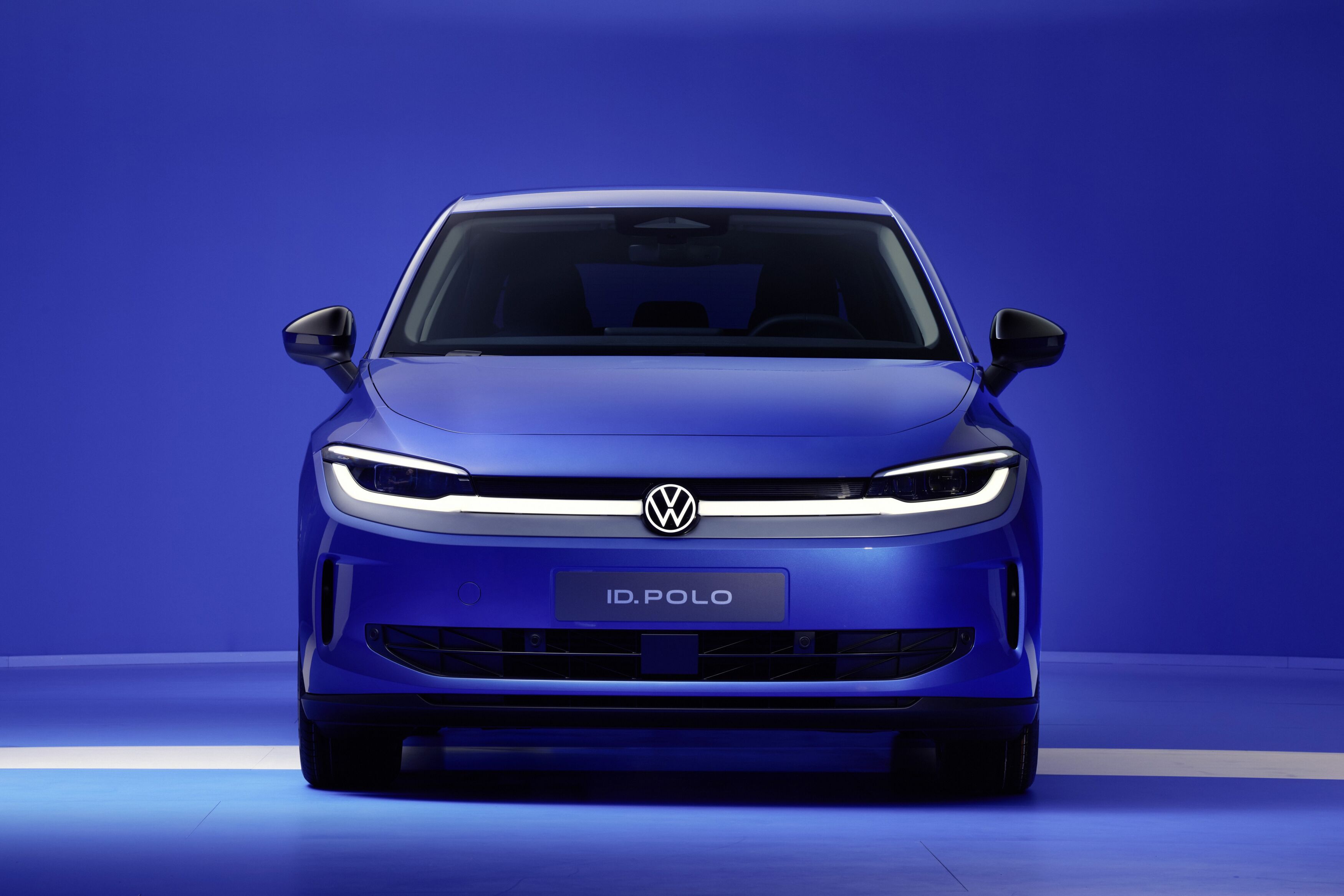 FOTO | Volkswagen intră în „arena” mașinilor electrice ieftine cu ID.Polo. Cât va costa modelul și când va ajunge în România - Poza 3