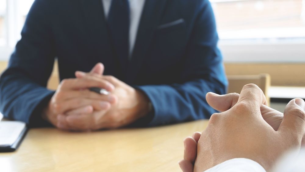 Expert HR: Oamenii nu parasesc companii, parasesc sefi