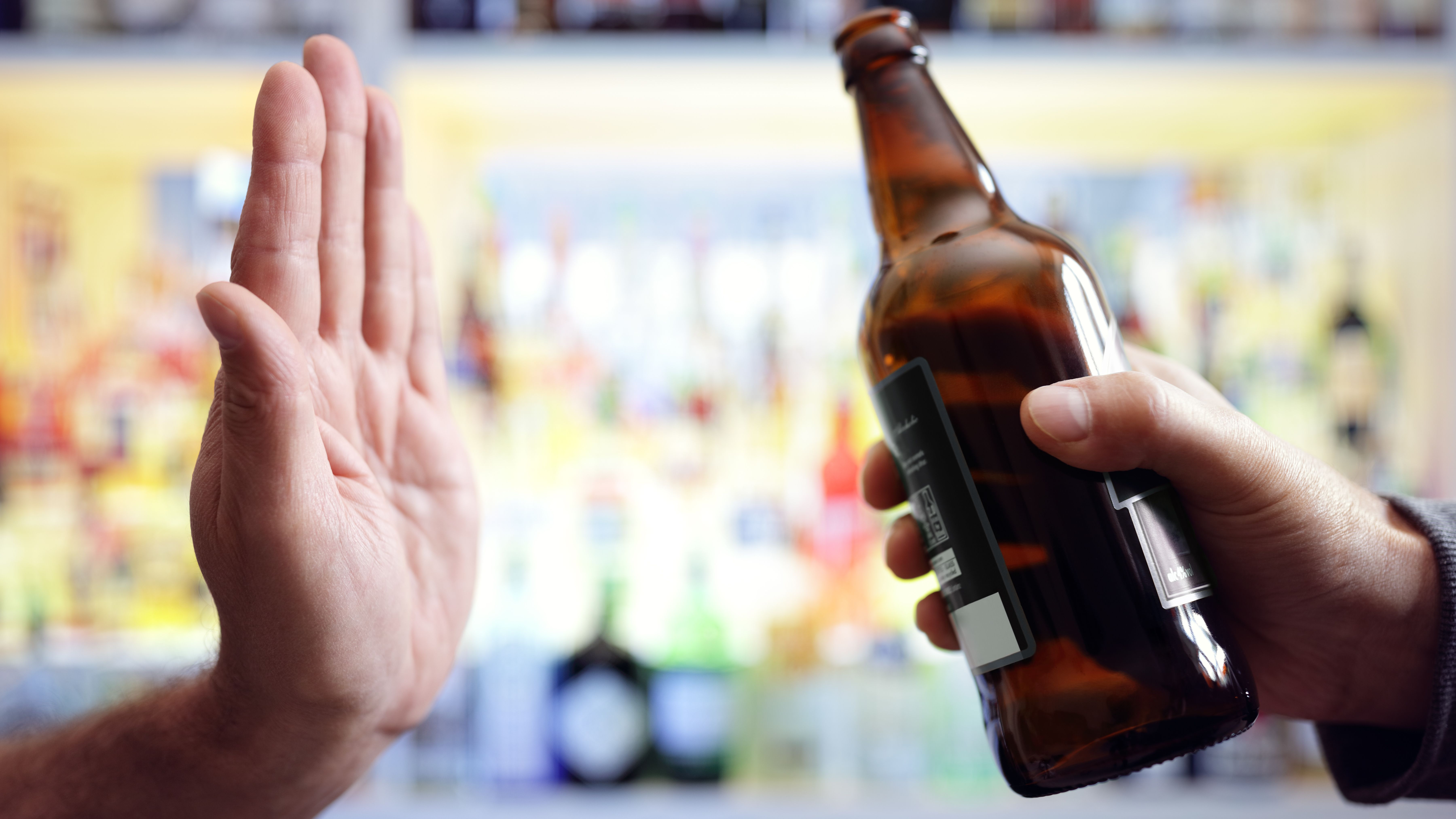 Amenzi uriase pentru magazinele sau localurile care vand alcool minorilor