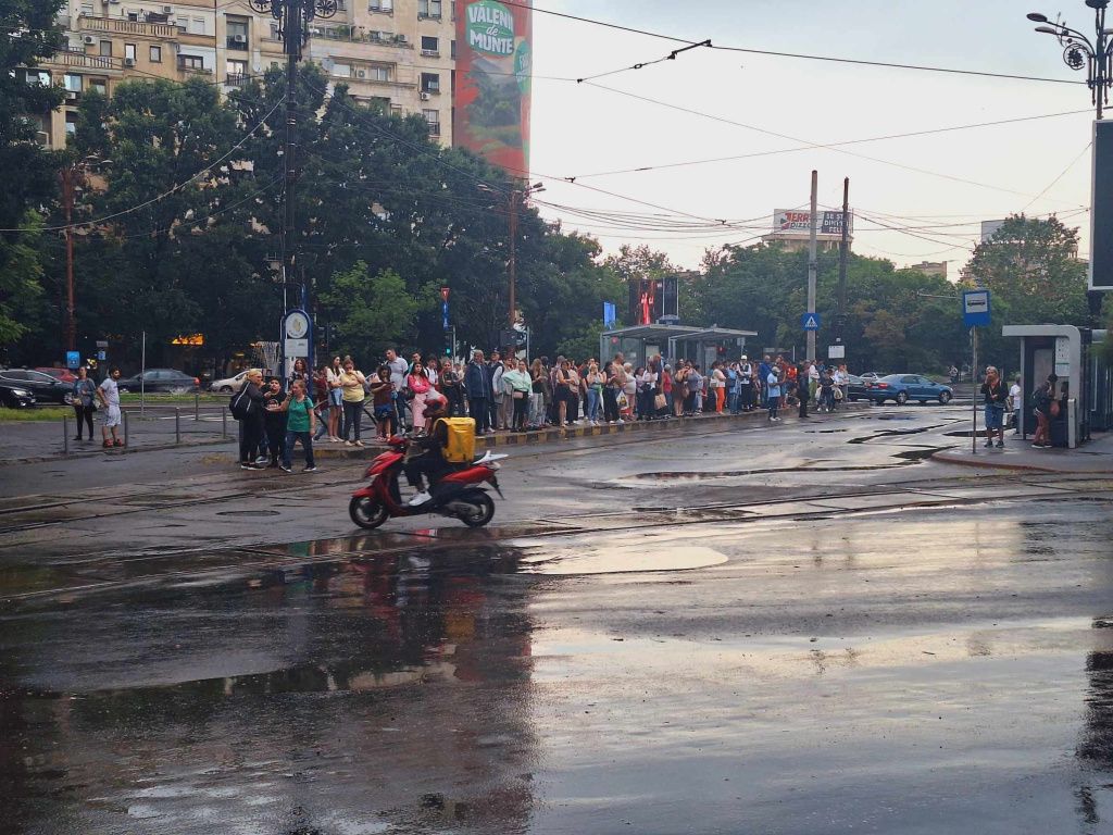 Furtună cu grindină în Capitală: Bucureștenii, dar și RO-ALERT-ul, luați prin surprindere - Imagine 13