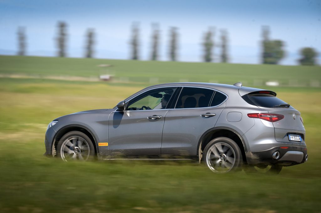 Alfa Romeo Stelvio - Imagine 4