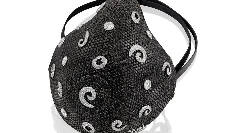 Cât costă cea mai scumpă mască de protecție din lume