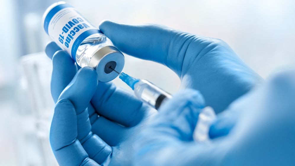 Marea Britanie spune NU exportului de vaccin până nu imunizează toți adulții